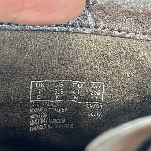 Clarks Artisan Gelata Italia Women's 9.5 Tan Nubuck Block Heel Ankle Boot Bootie - Picture 7 of 8